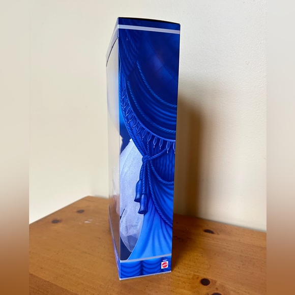 NRFB 2001 Barbie Swan Ballerina from Sean Lake Classic Ballet Series - Picture 2 of 6